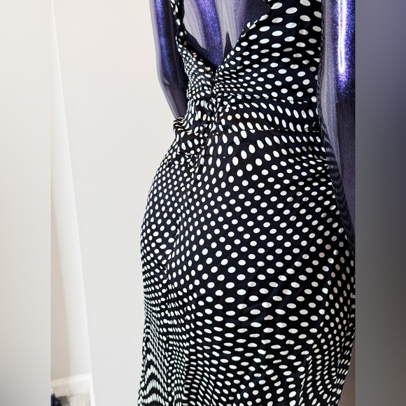 XS! - Picture 4 of 6